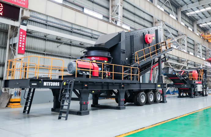 Wheel mobile cone crusher
