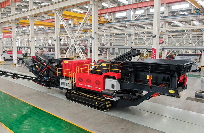 Crawler type mobile impact crusher