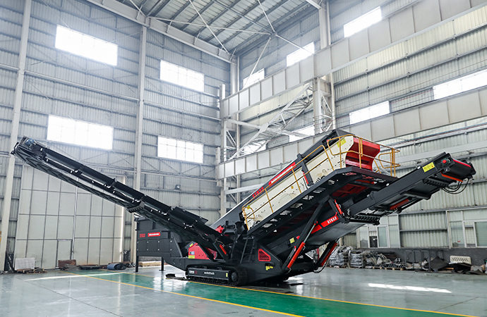 Crawler type mobile sieving machine