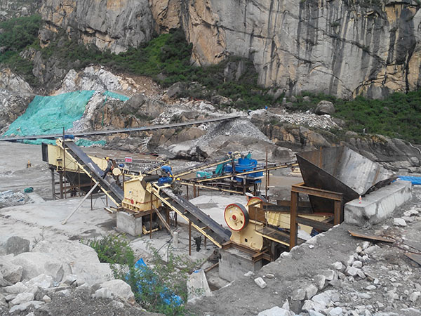 Jaw crusher’s strength for crushing the hard rock
